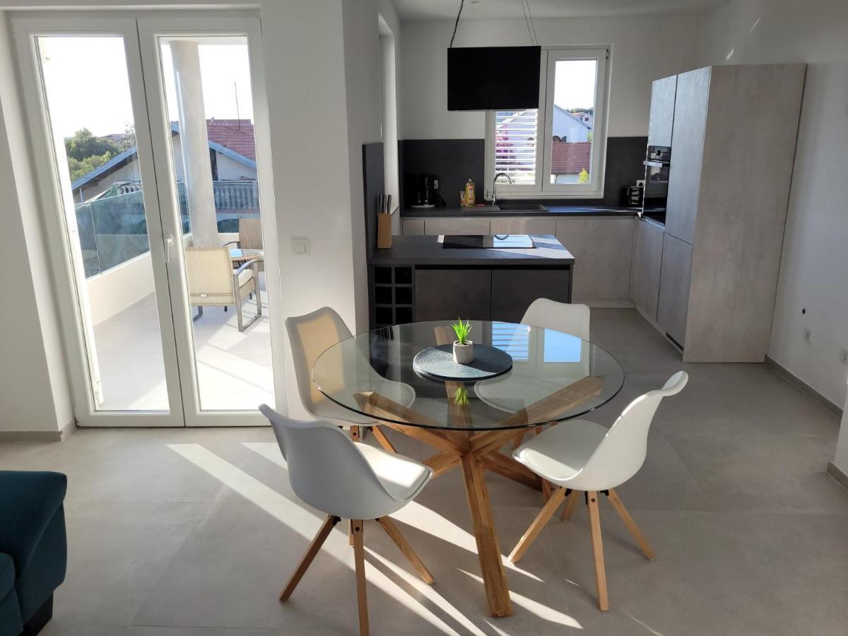 Appartamento Haus Dalmatia With Heated Pool Bibinje Esterno foto