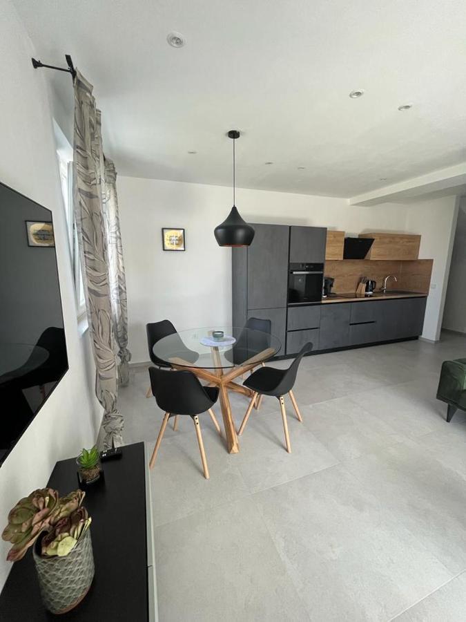 Appartamento Haus Dalmatia With Heated Pool Bibinje Esterno foto