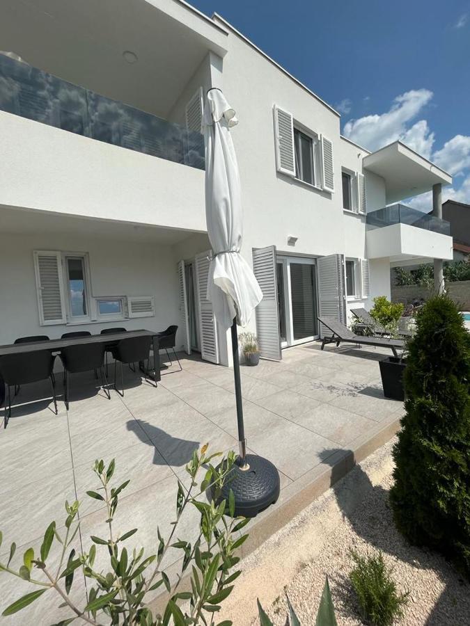 Appartamento Haus Dalmatia With Heated Pool Bibinje Esterno foto